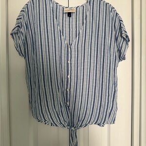 Universal Thread Blue and White Short Sleeve Tie Front Blouse
